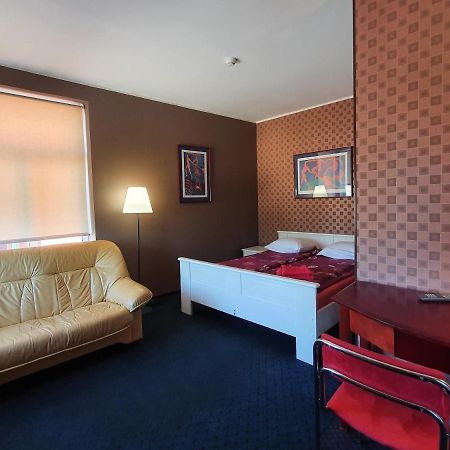 Otra Elpa Hotel Валка Екстериор снимка