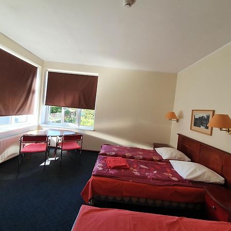 Otra Elpa Hotel Валка Екстериор снимка