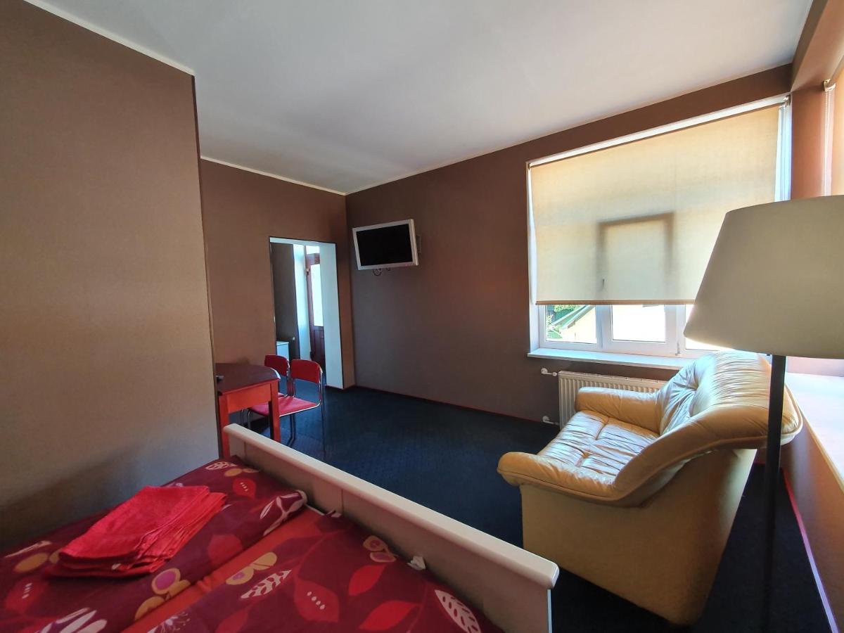 Otra Elpa Hotel Валка Екстериор снимка