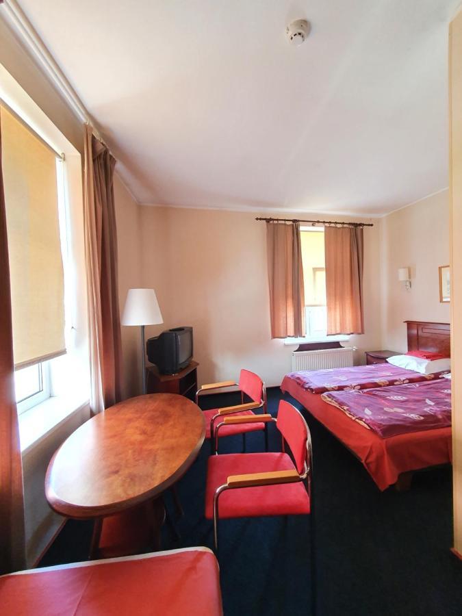 Otra Elpa Hotel Валка Екстериор снимка