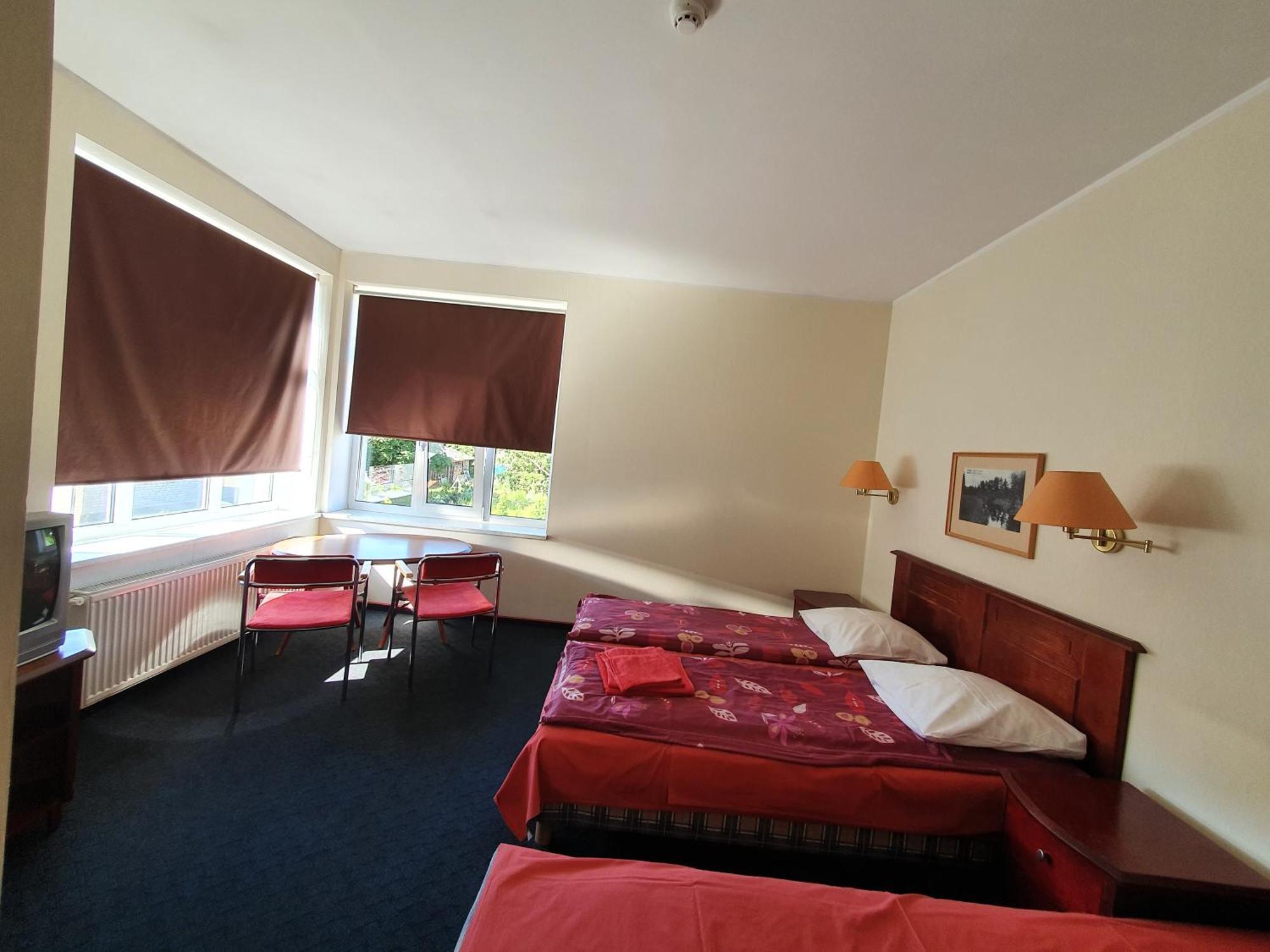 Otra Elpa Hotel Валка Екстериор снимка