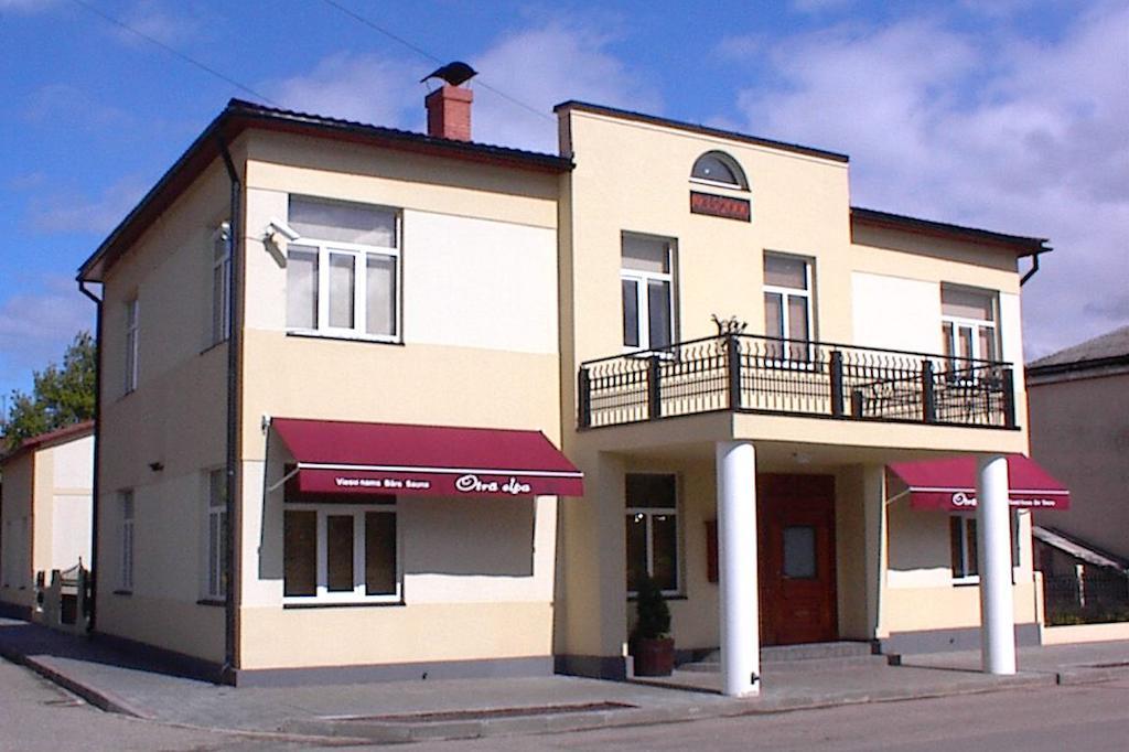 Otra Elpa Hotel Валка Екстериор снимка